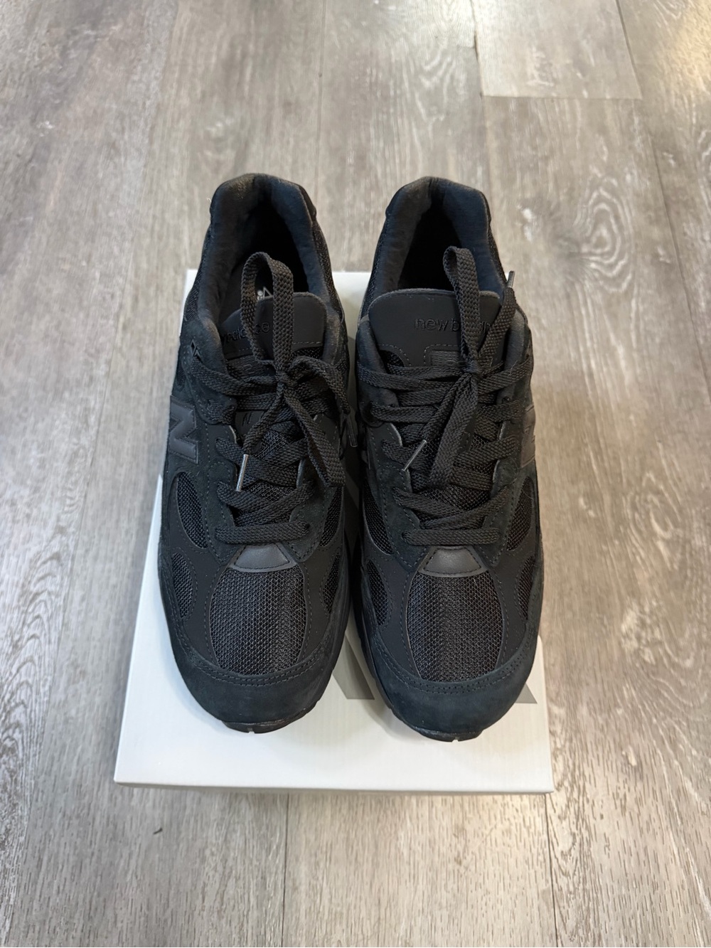 New Balance 992 Made in USA Triple Black Low Top Lace-Up Men's Sneakers U992TB